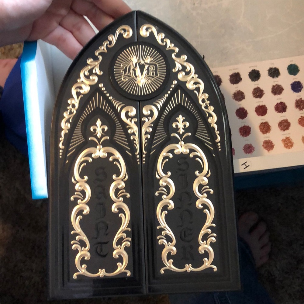 Kat Von D Saint & Sinner